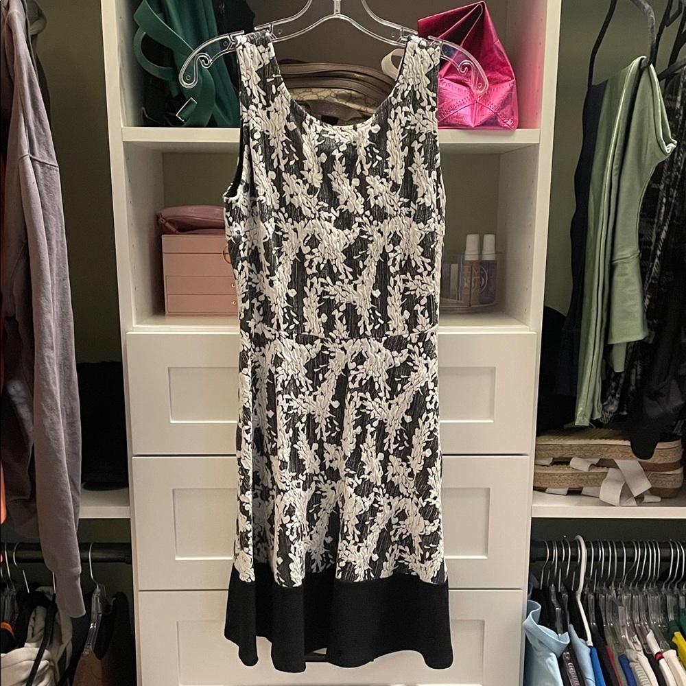 Le Lis Collection dress